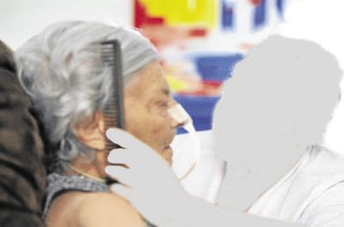 cuidador de una persona con alzheimer dependiente